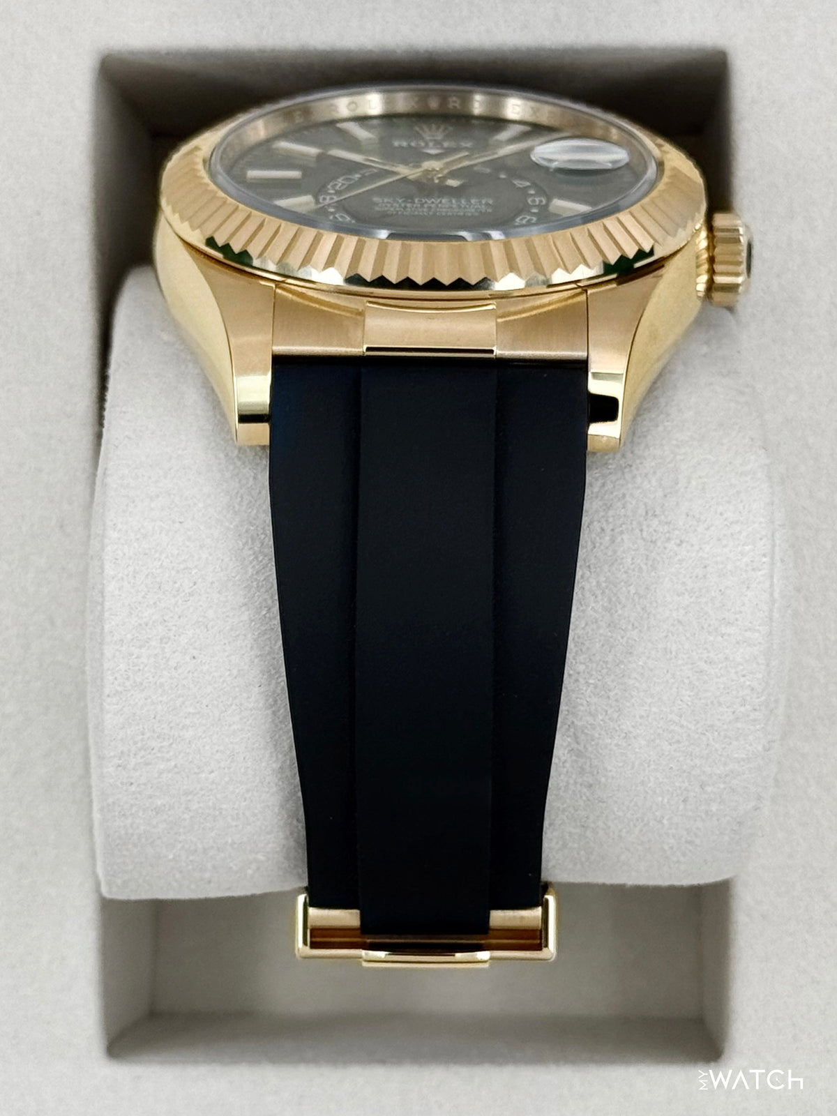 NEW 2026 Rolex Sky-Dweller 42mm 336238 Yellow Gold Oysterflex Green Dial