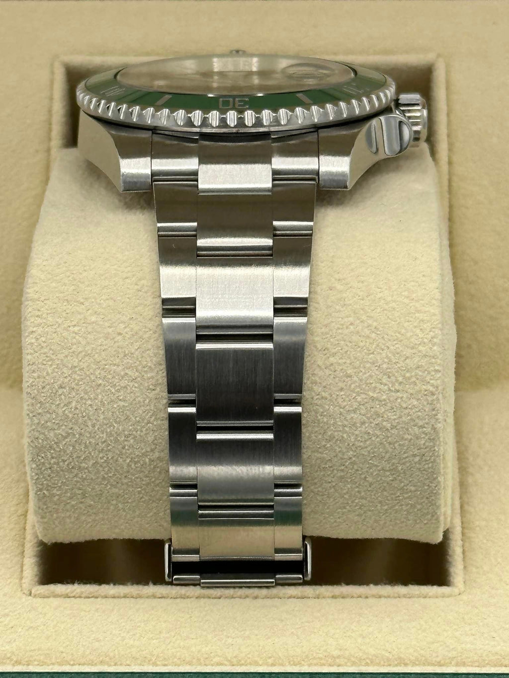 Rolex Submariner “Hulk” 40mm 116610LV Green Dial