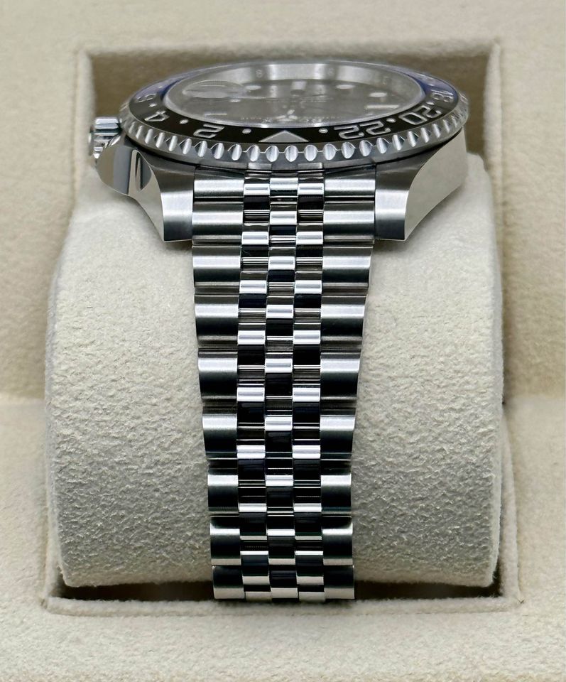 NEW 2022 Rolex GMT-Master II “Batgirl” 40mm 126710BLNR Jubilee Black Dial