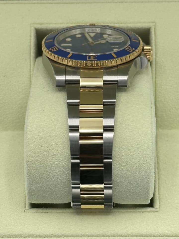 NEW OLD STOCK 2012 Rolex Submariner 40mm 116613LB RARE FLAT BLUE DIAL