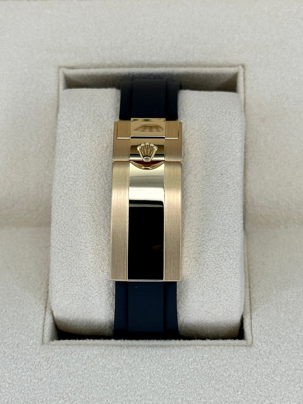 NEW 2026 Rolex Yacht-Master 42mm 226658 Gold Oysterflex Black Dial