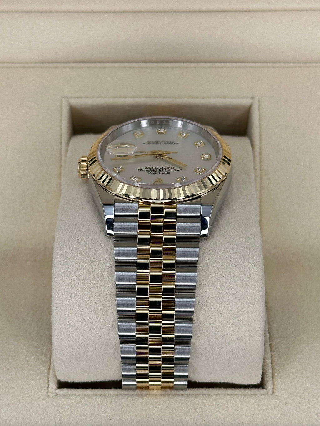NEW 2023 Rolex Datejust 36mm 126233 Mother of Pearl Diamond Dial