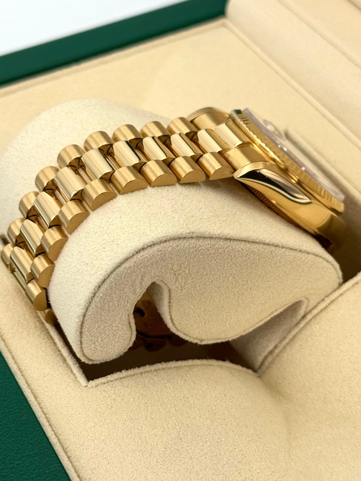 1983 Rolex Day-Date 36mm 18038 Presidential Champagne Diamond Dial