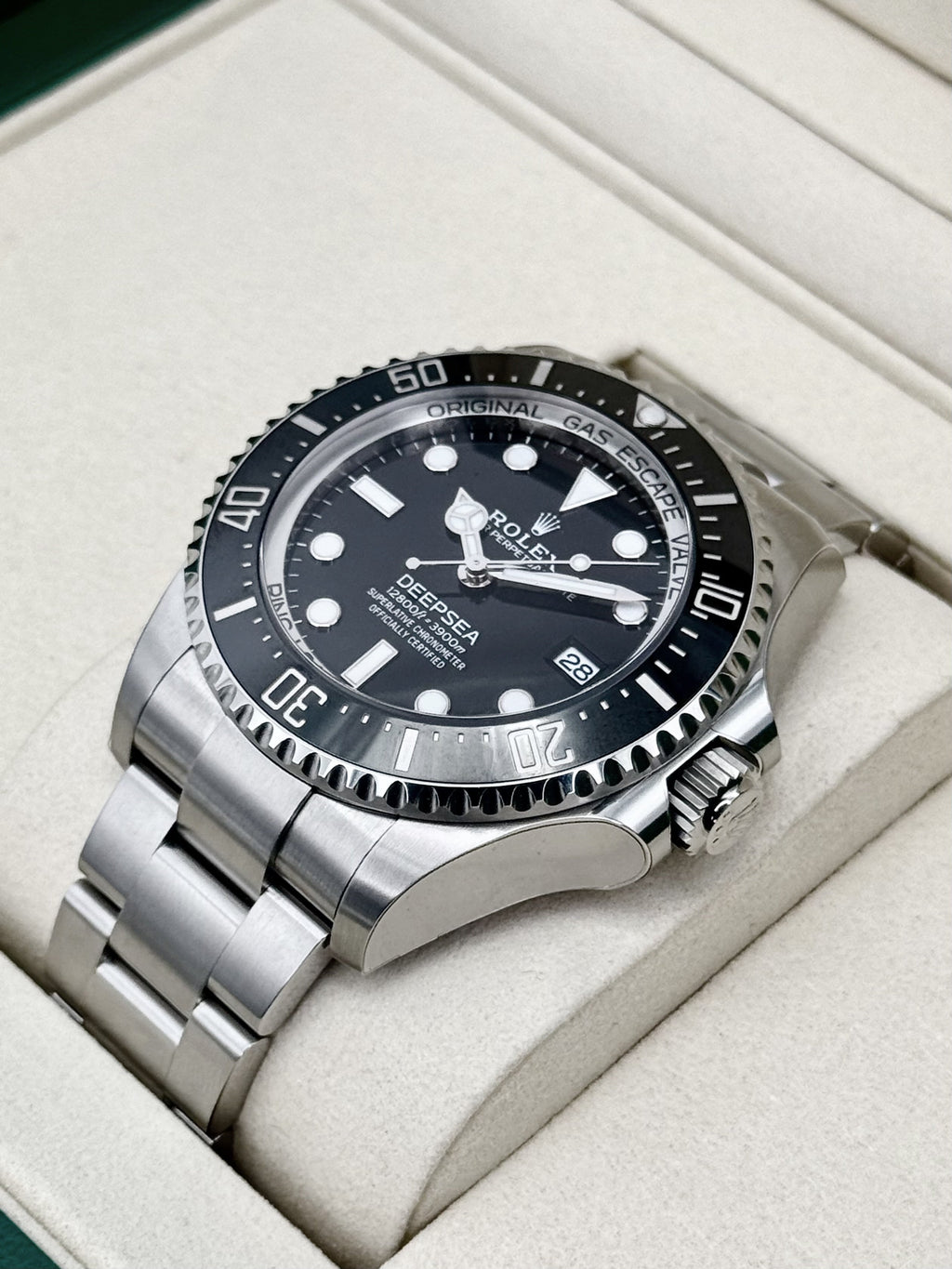 NEW 2026 Rolex Deepsea 44mm 136660 Stainless Steel Black Dial (STICKERED)