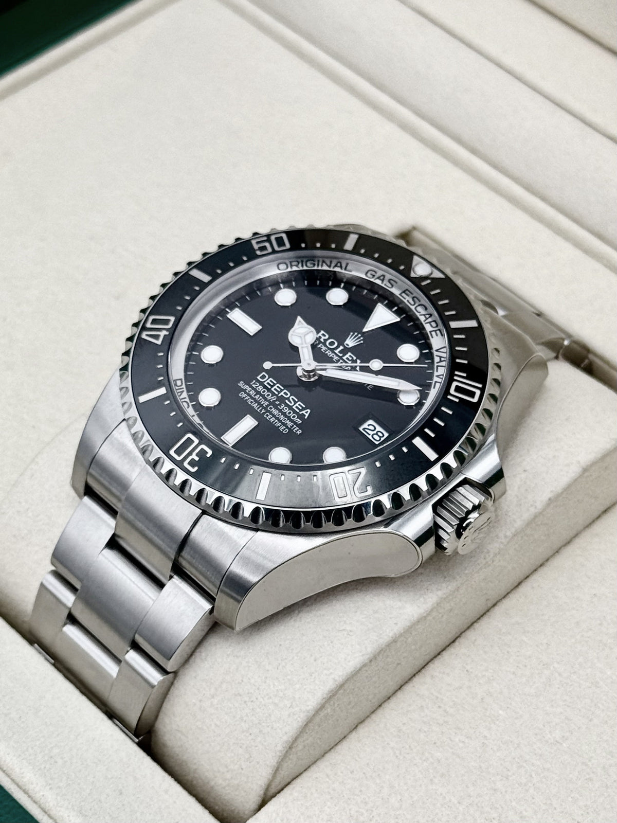 NEW 2026 Rolex Deepsea 44mm 136660 Stainless Steel Black Dial (STICKERED)
