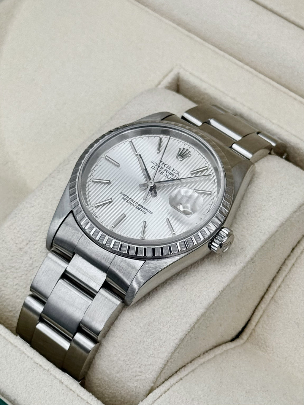2004 Rolex Datejust 36mm 16220 Stainless Steel Oyster Silver Tapestry Dial (Collectors Set)