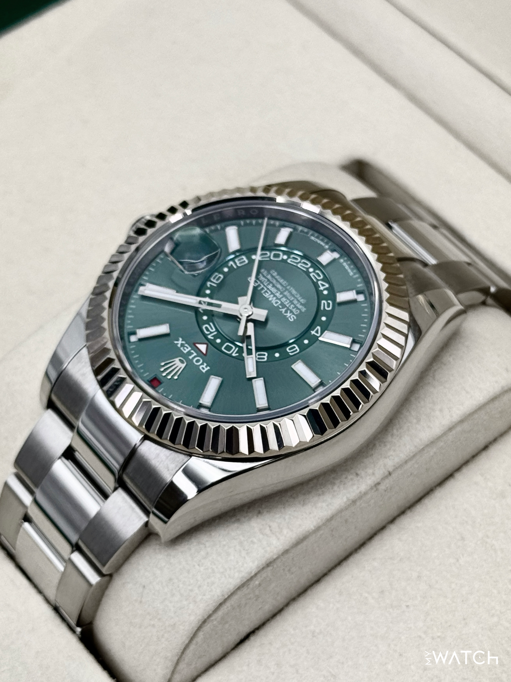 2025 Rolex Sky-Dweller 42mm 336934 Stainless Steel Oyster Green Dial