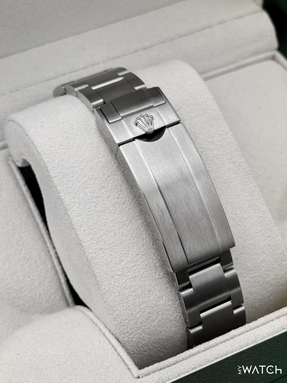 2017 Rolex Submariner “Hulk” 40mm 116610LV Green Dial