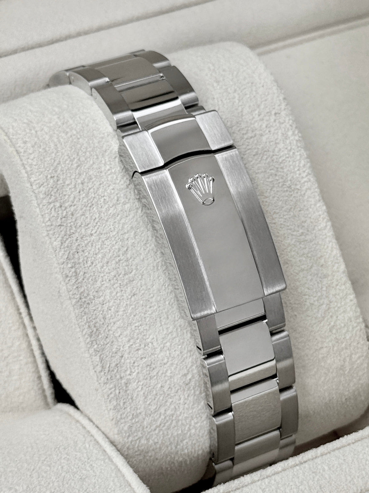 2021 Rolex Datejust 41mm 126300 Stainless Steel Oyster Black Dial