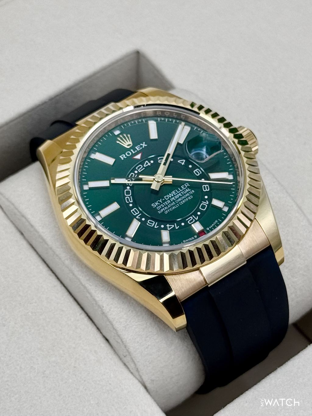 NEW 2026 Rolex Sky-Dweller 42mm 336238 Yellow Gold Oysterflex Green Dial