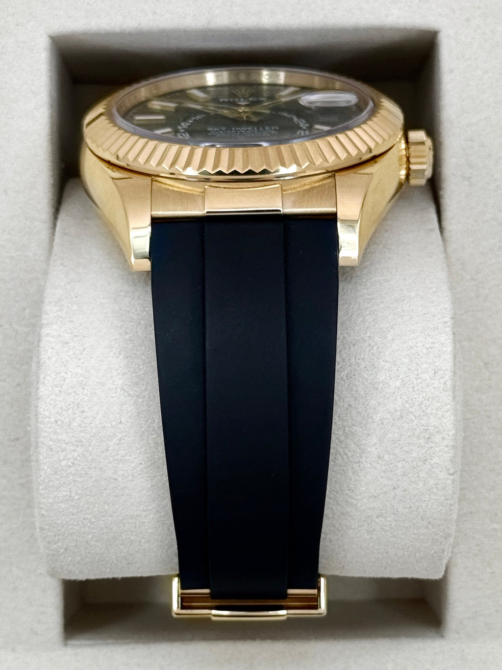 2025 Rolex Sky-Dweller 42mm 336238 Yellow Gold Oysterflex Green Dial