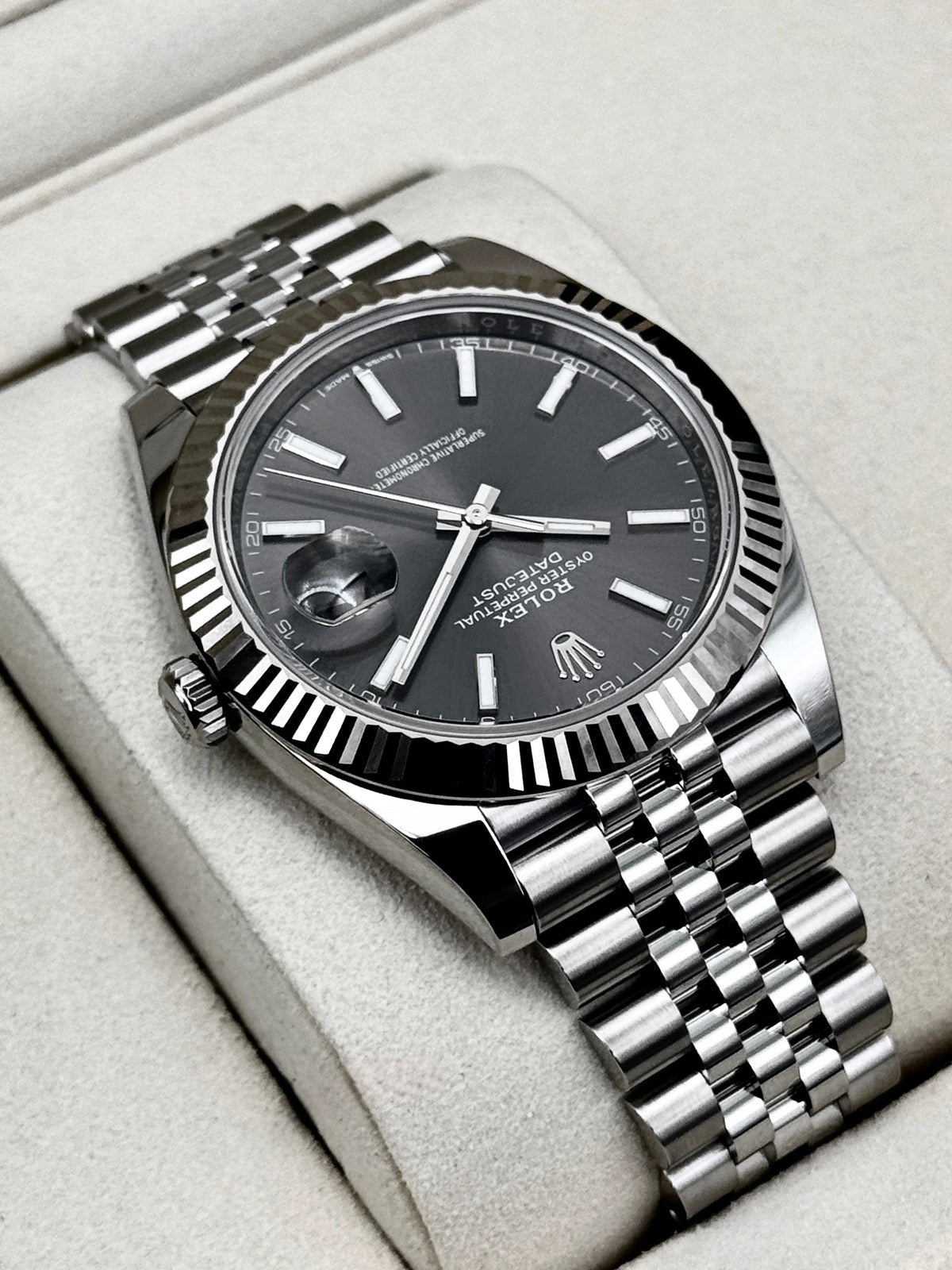 NEW 2026 Rolex Datejust 41mm 126334 Stainless Steel Jubilee Rhodium Dial (STICKERED)