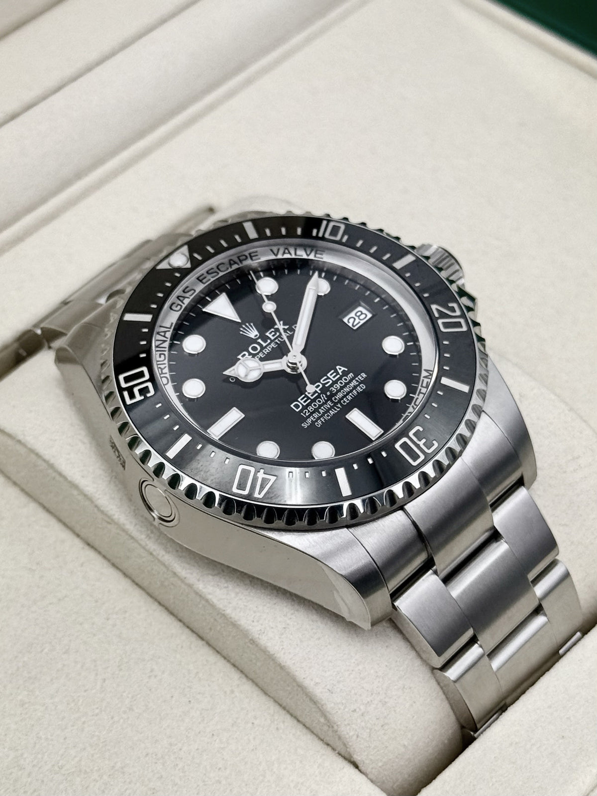 NEW 2026 Rolex Deepsea 44mm 136660 Stainless Steel Black Dial (STICKERED)