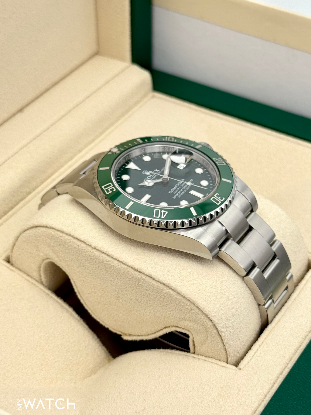 2016 Rolex Submariner “Hulk” 40mm 116610LV Green Dial