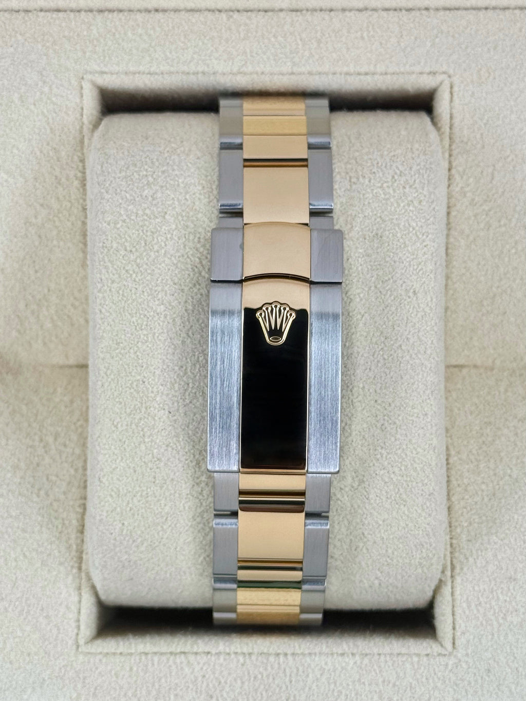 2022 Rolex Datejust 41mm 126333 Two-Tone Oyster Wimbledon Dial