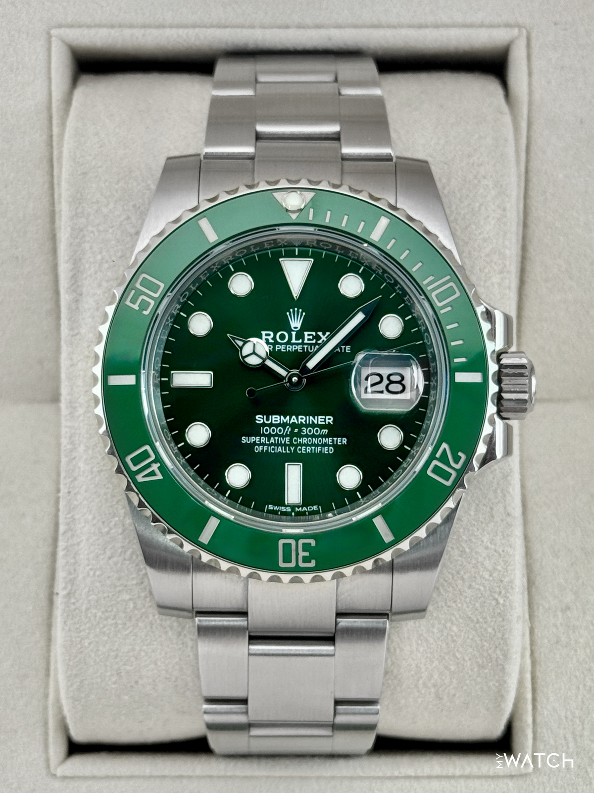 2020 Rolex Submariner “Hulk” 40mm 116610LV Green Dial (GREEN CARD)