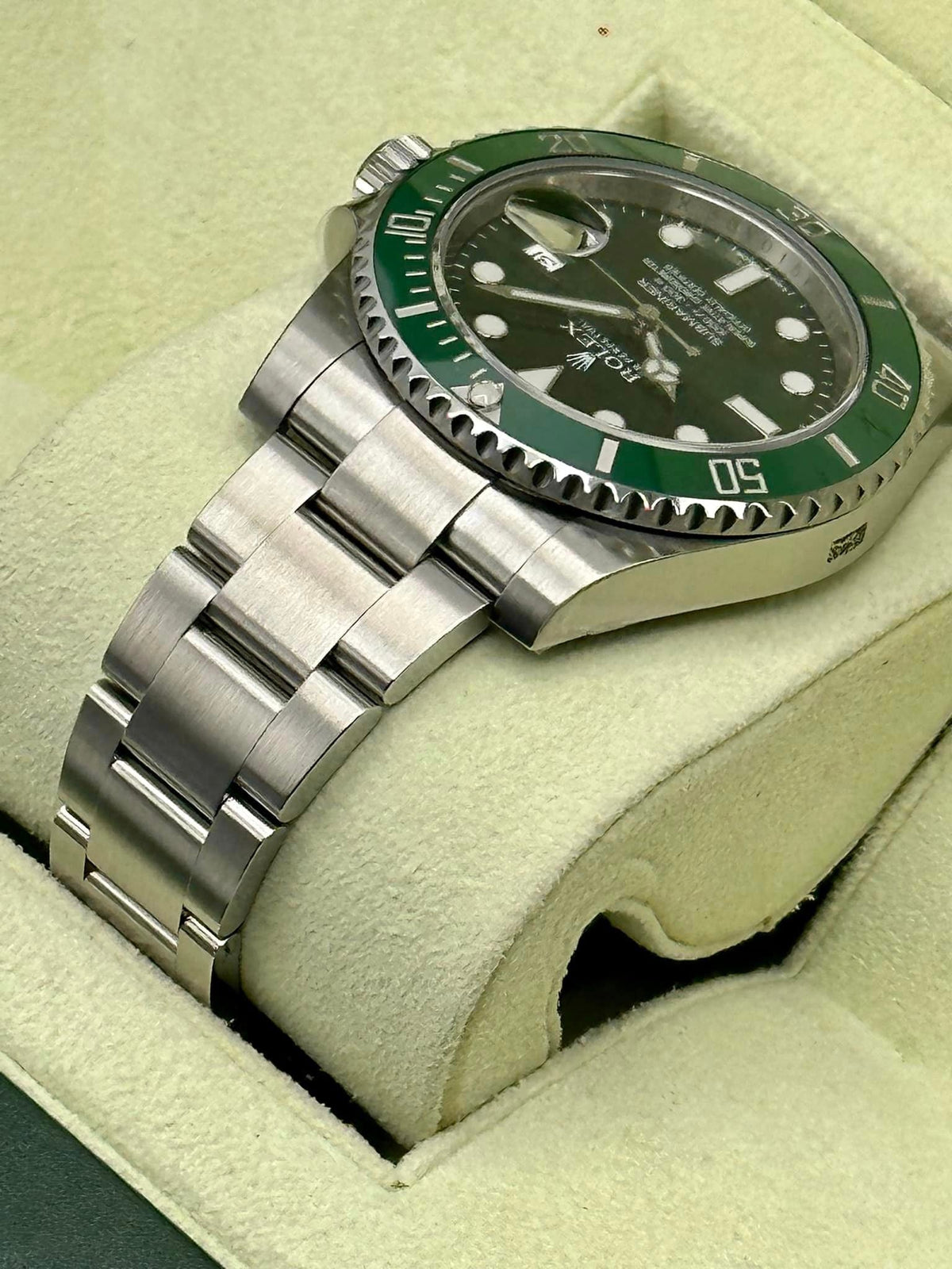NEW OLD STOCK 2014 Rolex Submariner "Hulk" 40mm 116610LV Green Dial
