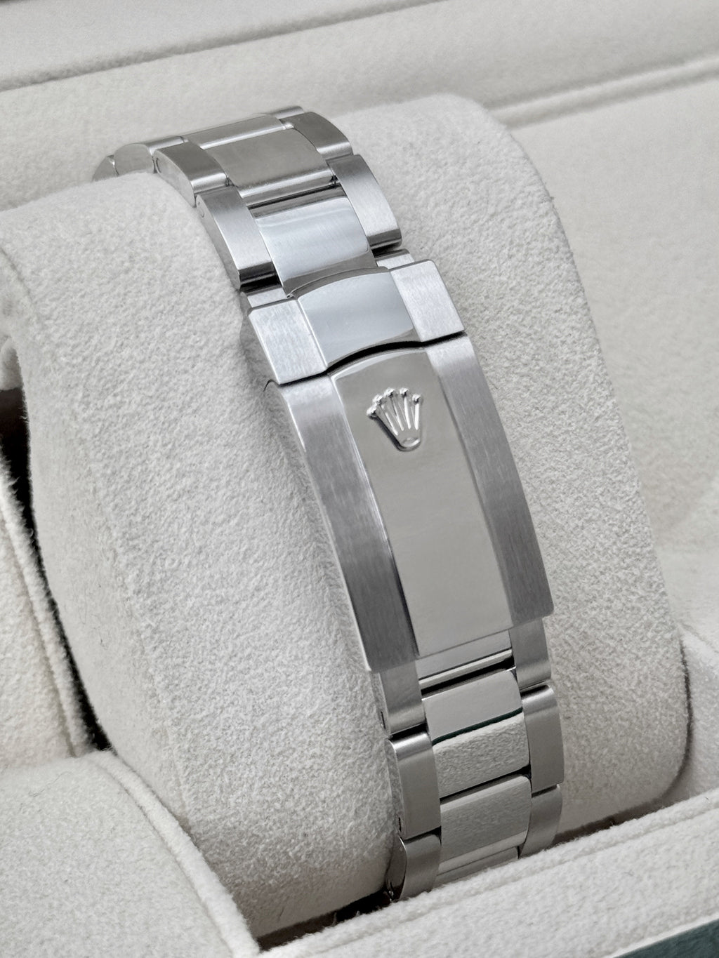 2022 Rolex Datejust 41mm 126334 Stainless Steel Oyster White Dial