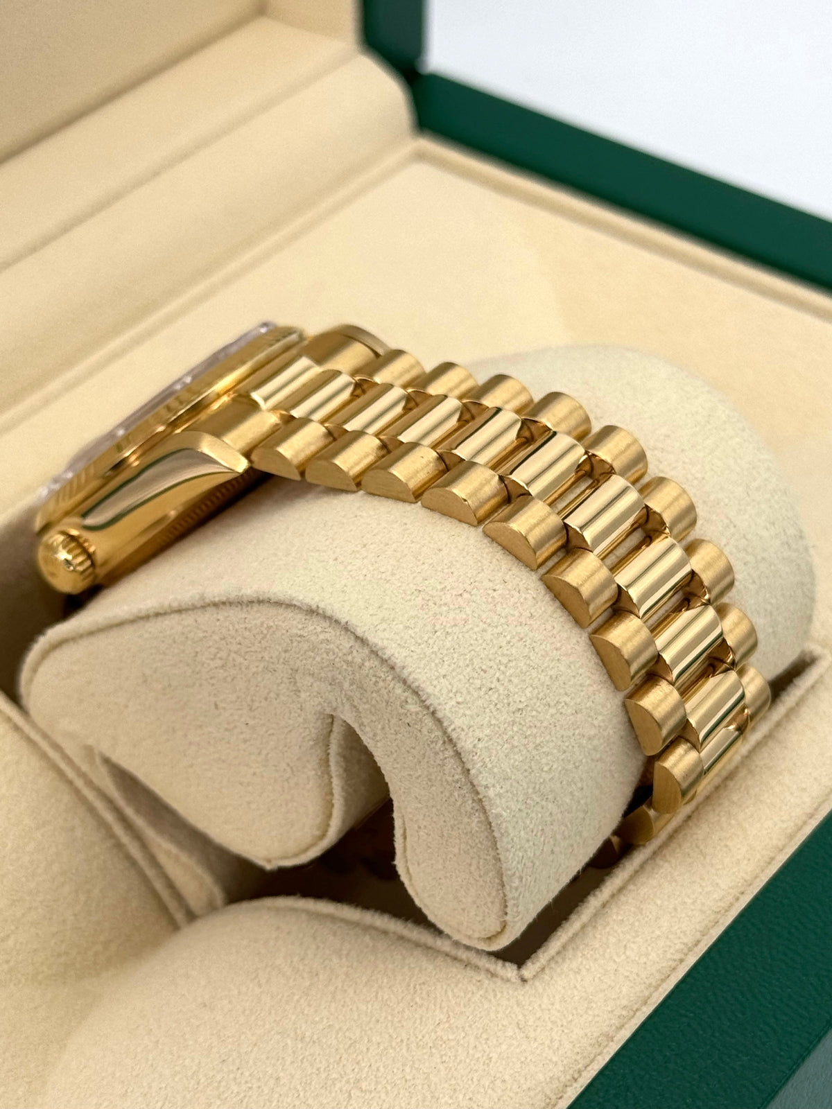 1983 Rolex Day-Date 36mm 18038 Presidential Champagne Diamond Dial