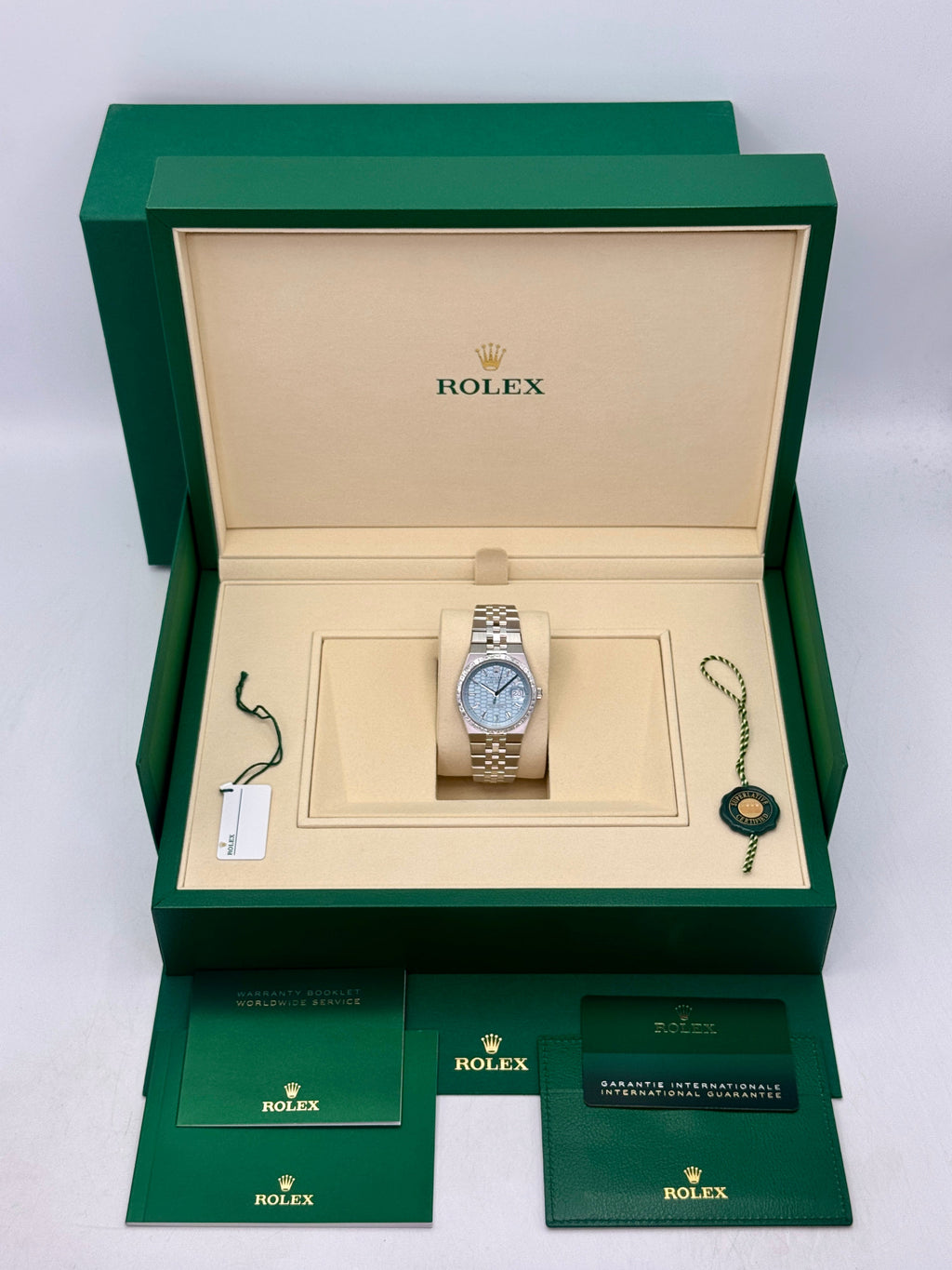 NEW 2026 Rolex Land-Dweller 36mm 127286TBR Platinum Ice Blue Honeycomb Motif Diamond Dial