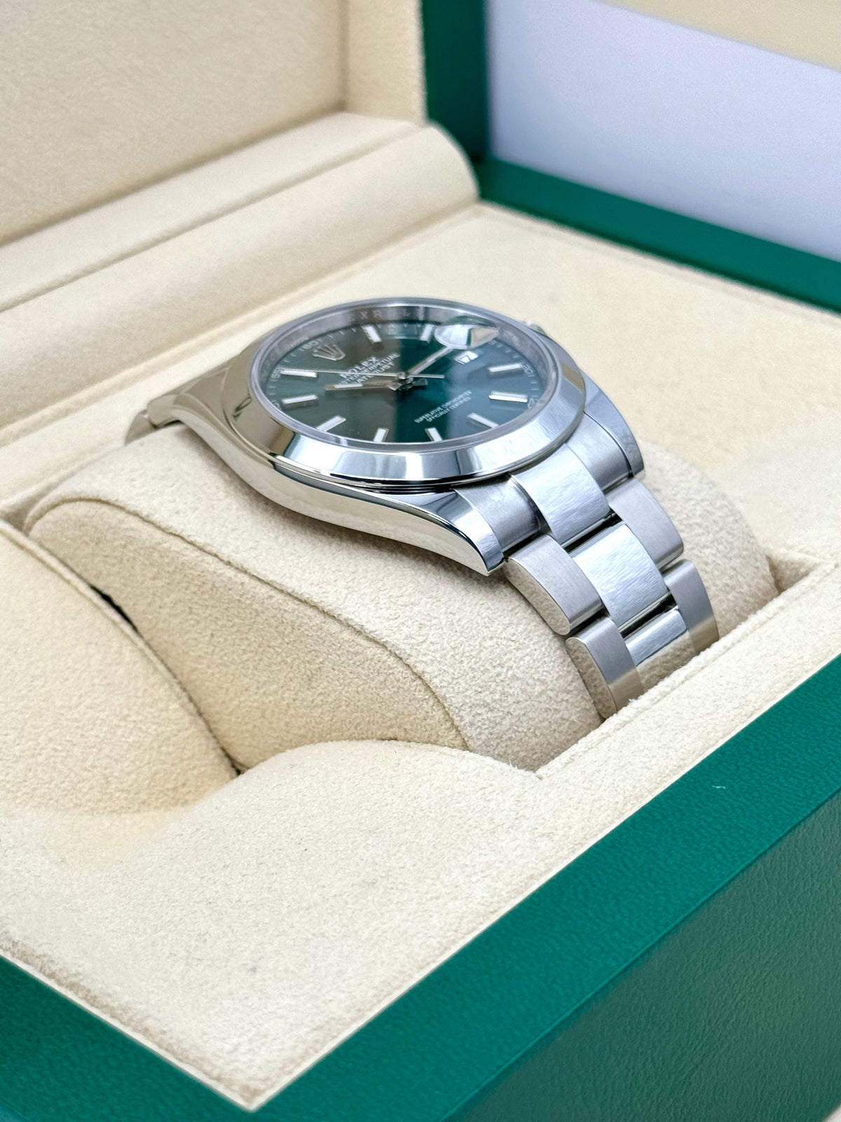NEW 2025 Rolex Datejust 41mm 126300 Stainless Steel Oyster Green Dial