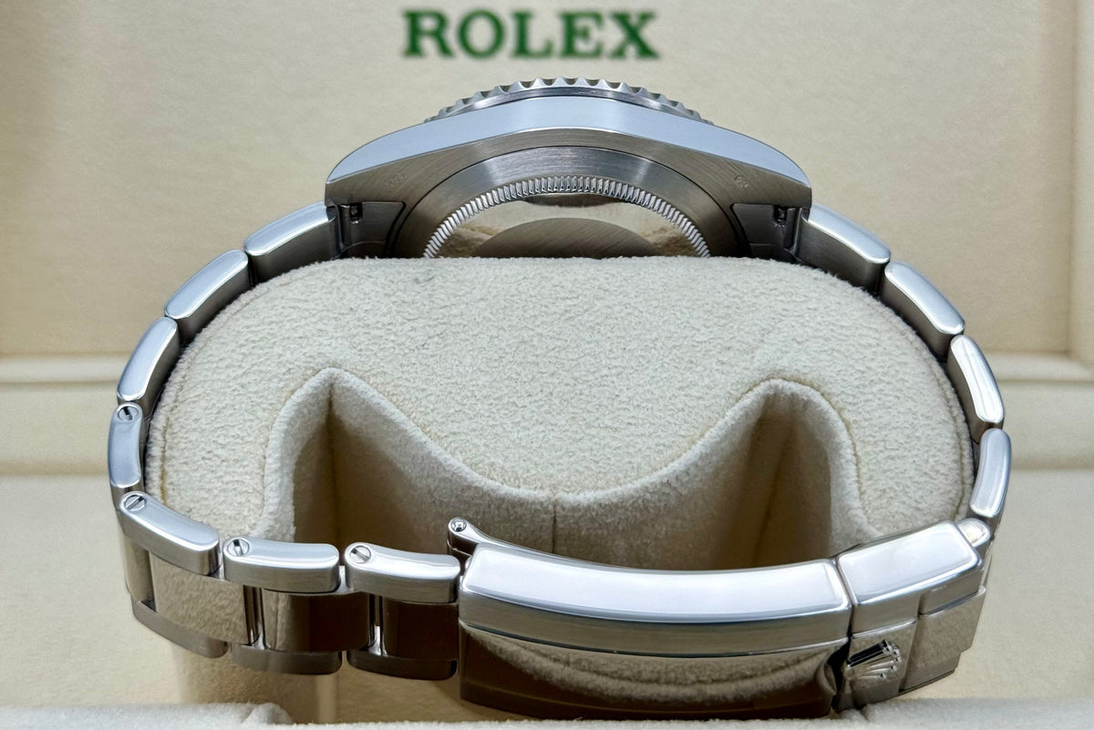 2018 Rolex Submariner "Smurf" 40mm 116619LB White Gold Blue Dial