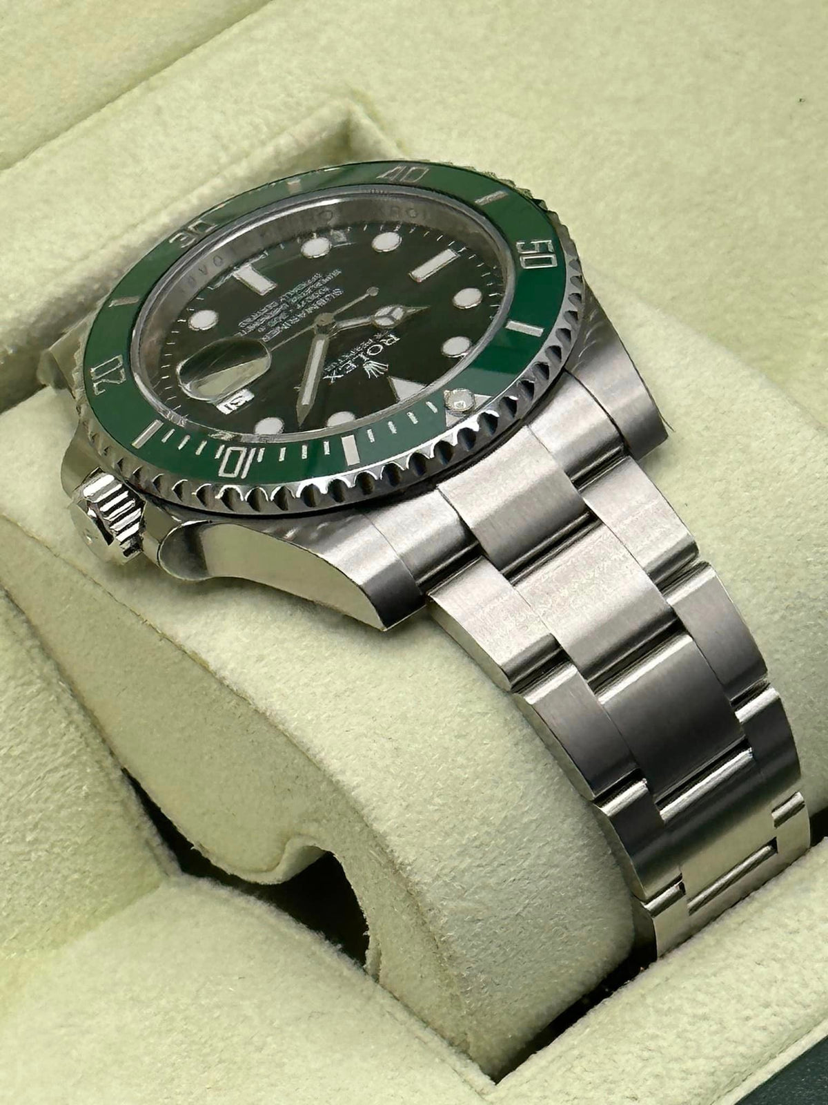NEW OLD STOCK 2014 Rolex Submariner "Hulk" 40mm 116610LV Green Dial