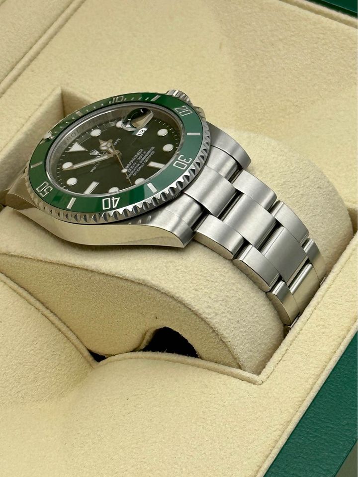2014 Rolex Submariner "Hulk" 40mm 116610LV Green Dial