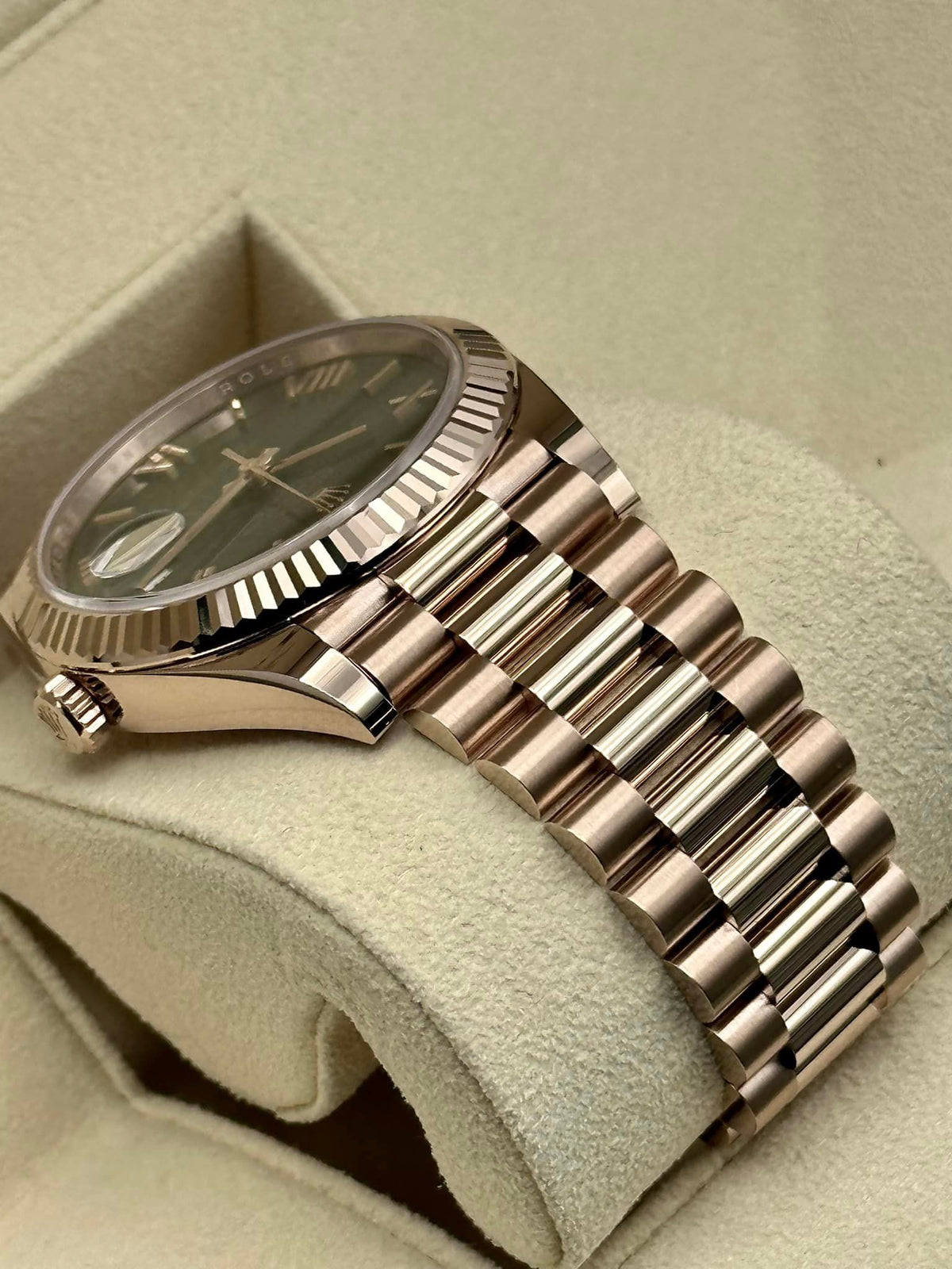 NEW 2022 Rolex Day-Date 40 228235 Rose Gold Olive Dial Arabic Calendar