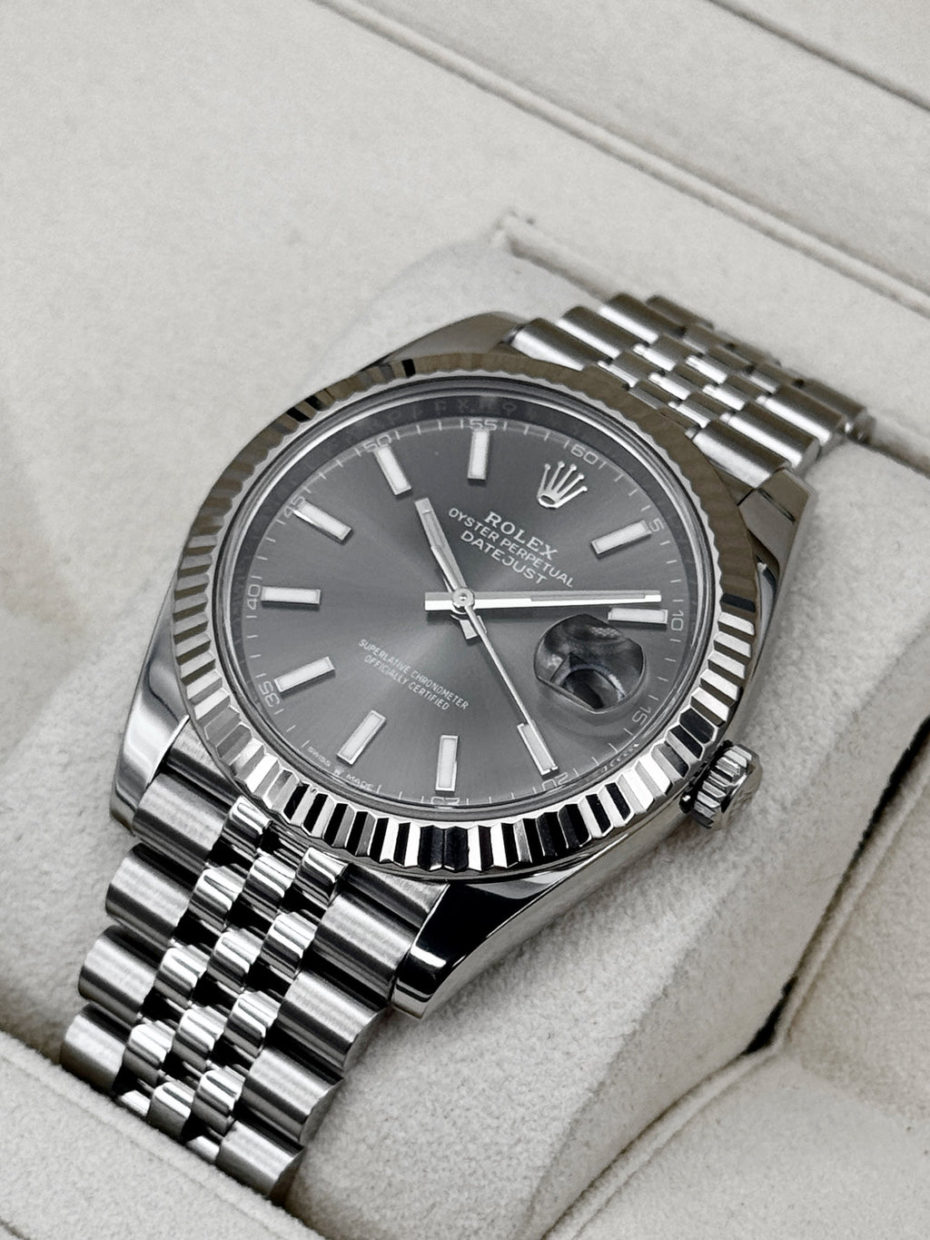2021 Rolex Datejust 41mm 126334 Stainless Steel Jubilee Rhodium Dial