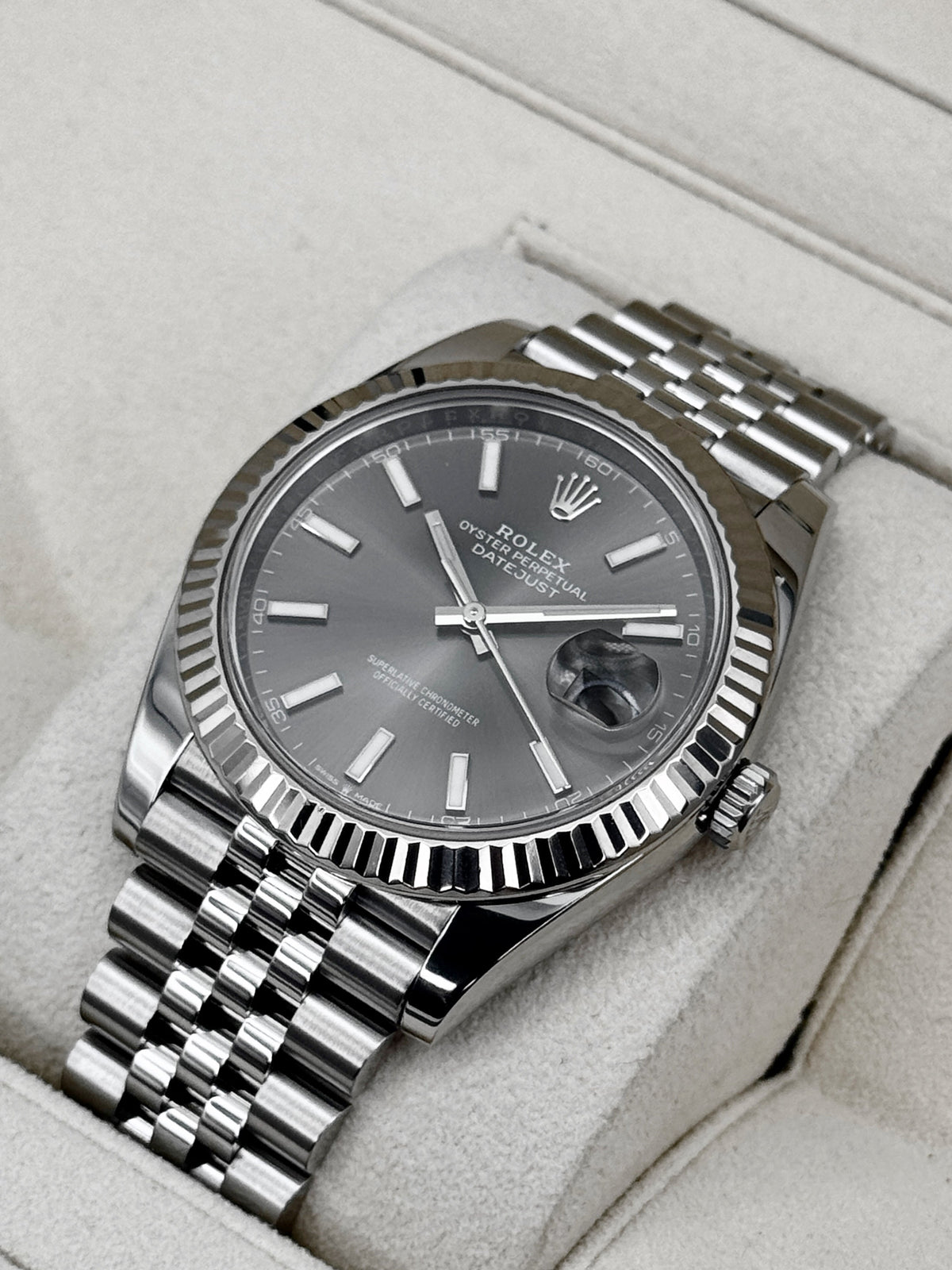 2021 Rolex Datejust 41mm 126334 Stainless Steel Jubilee Rhodium Dial