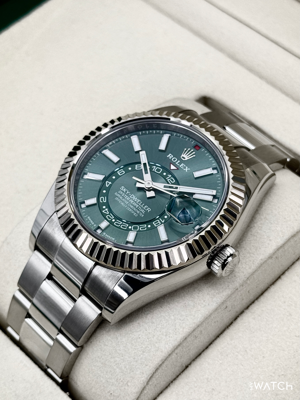 2025 Rolex Sky-Dweller 42mm 336934 Stainless Steel Oyster Green Dial