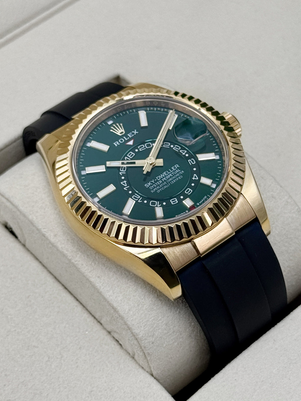 2025 Rolex Sky-Dweller 42mm 336238 Yellow Gold Oysterflex Green Dial