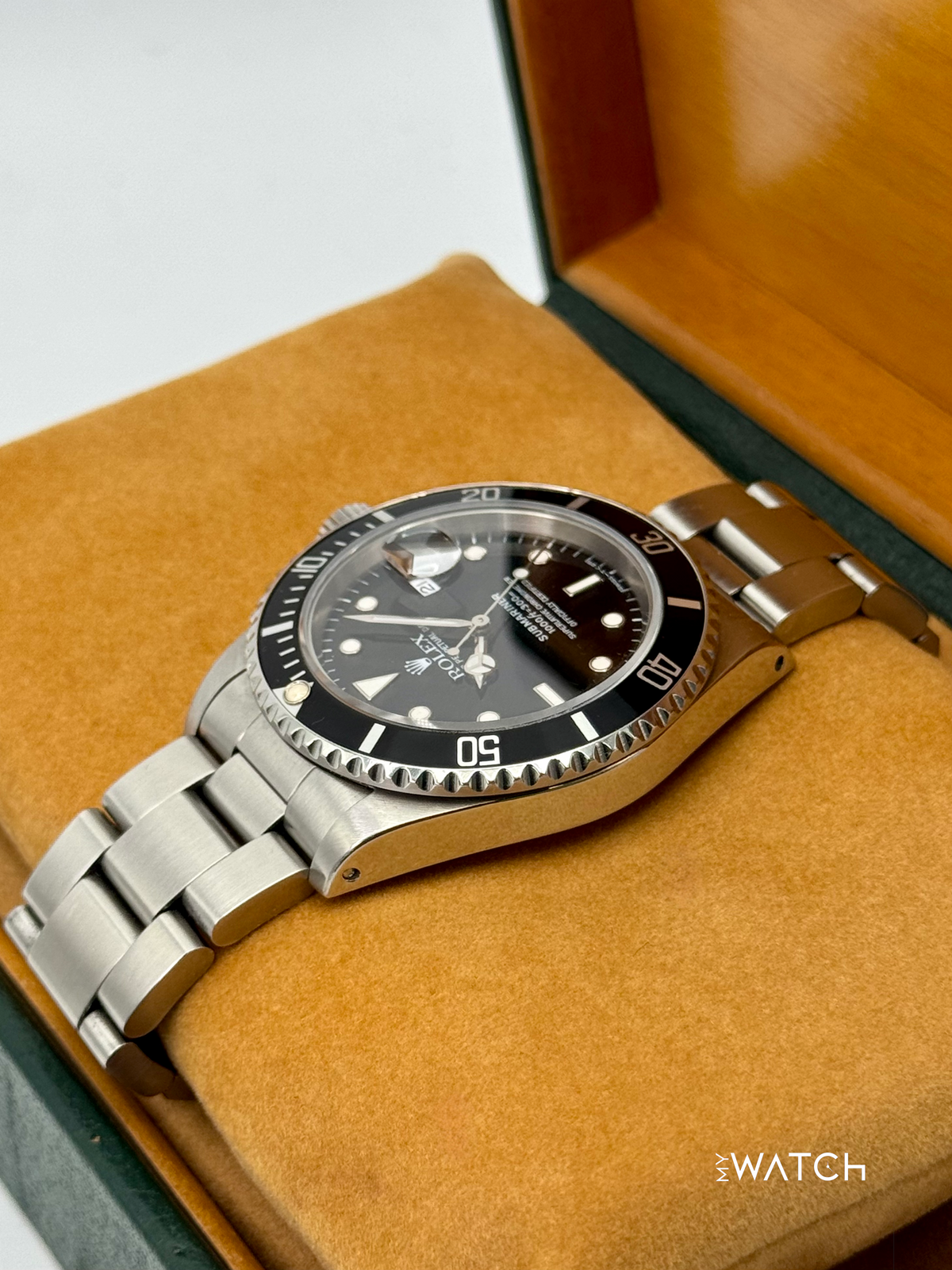 1993 Rolex Submariner 40mm 16610 Stainless Steel Black Dial