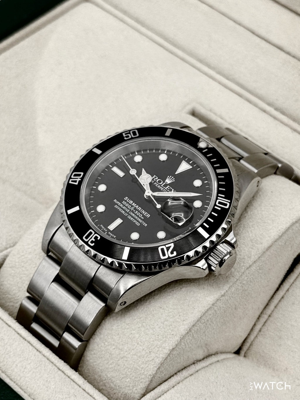 2000 Rolex Submariner 40mm 16610 Stainless Steel Black Dial