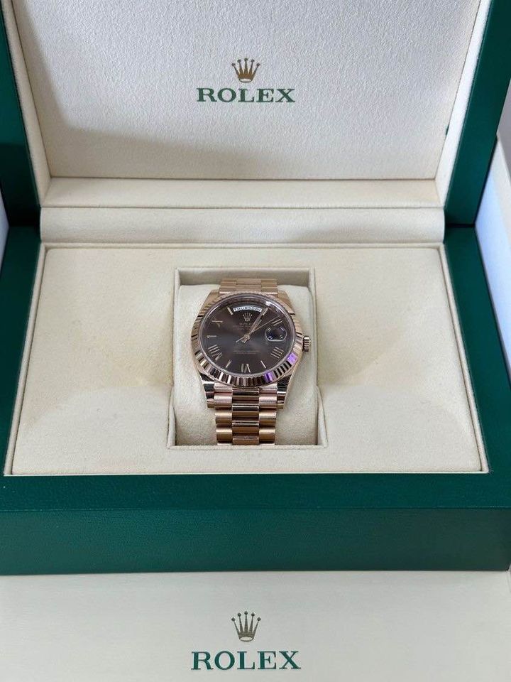 Rolex Day-Date 40mm 228235 Presidential Rose Gold Chocolate Dial