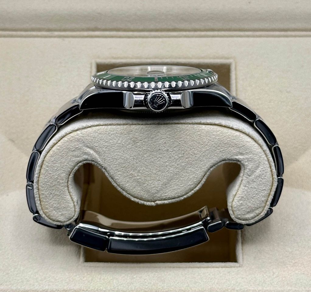 2014 Rolex Submariner "Hulk" 40mm 116610LV Oyster Green Dial