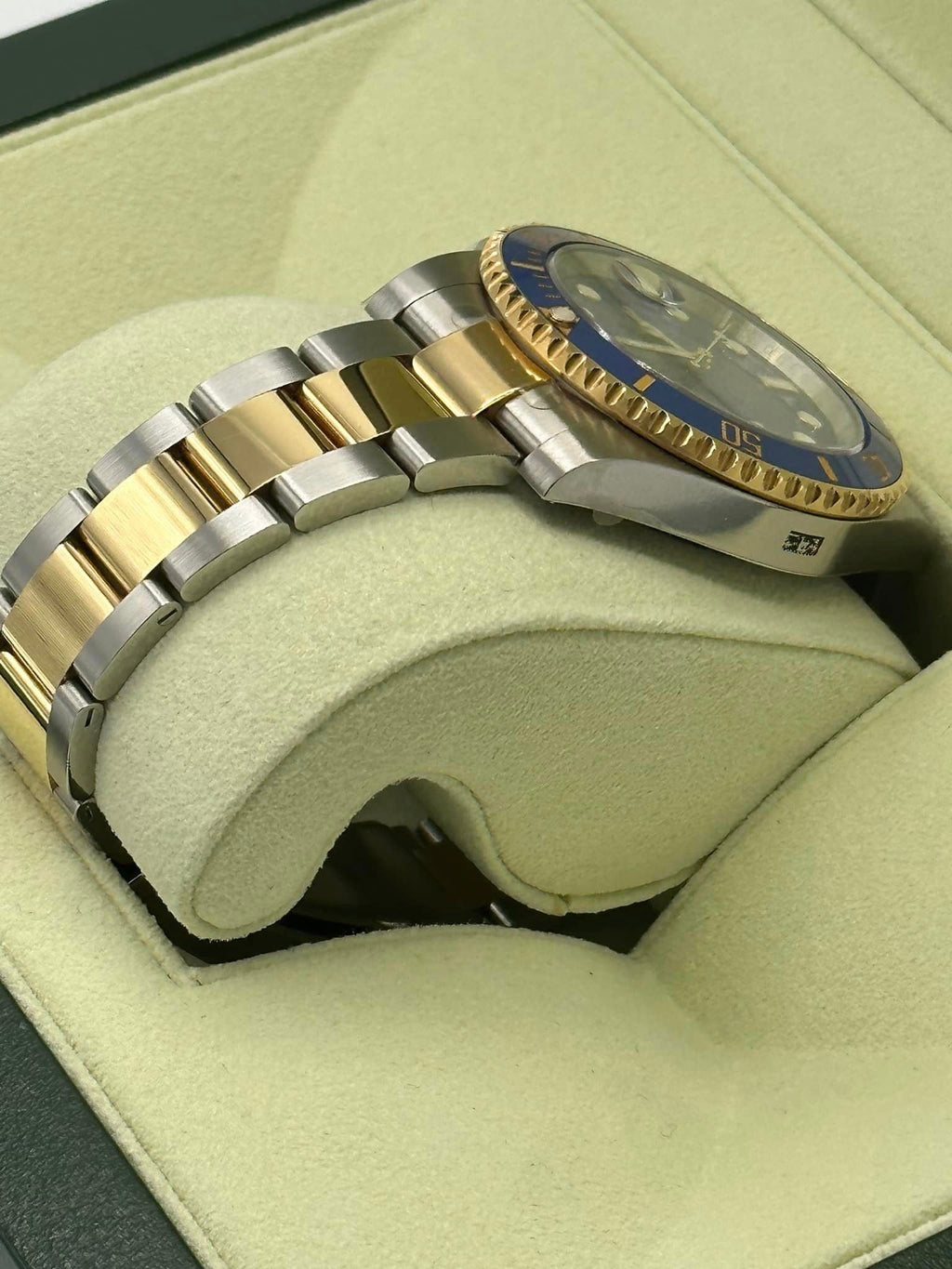 NEW OLD STOCK 2012 Rolex Submariner 40mm 116613LB RARE FLAT BLUE DIAL