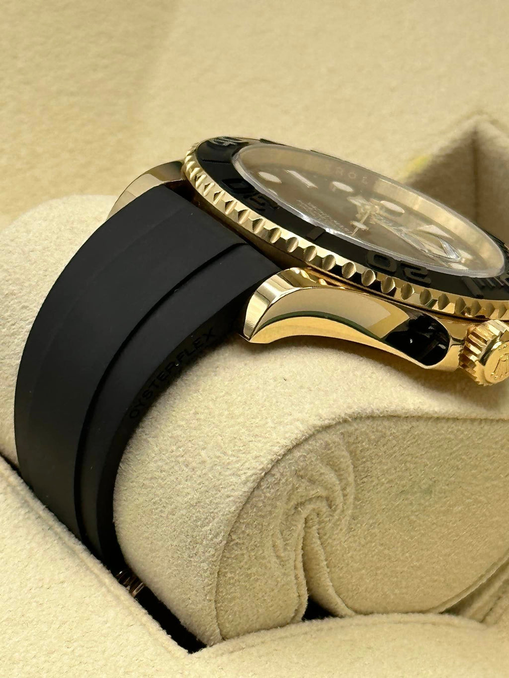 2023 Rolex Yacht-Master 42mm 226658 Gold Oysterflex Black Dial