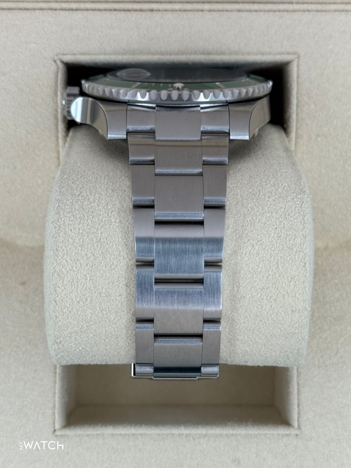 NEW 2019 Rolex Submariner "Hulk" 40mm 116610LV Green Dial (STICKERED)
