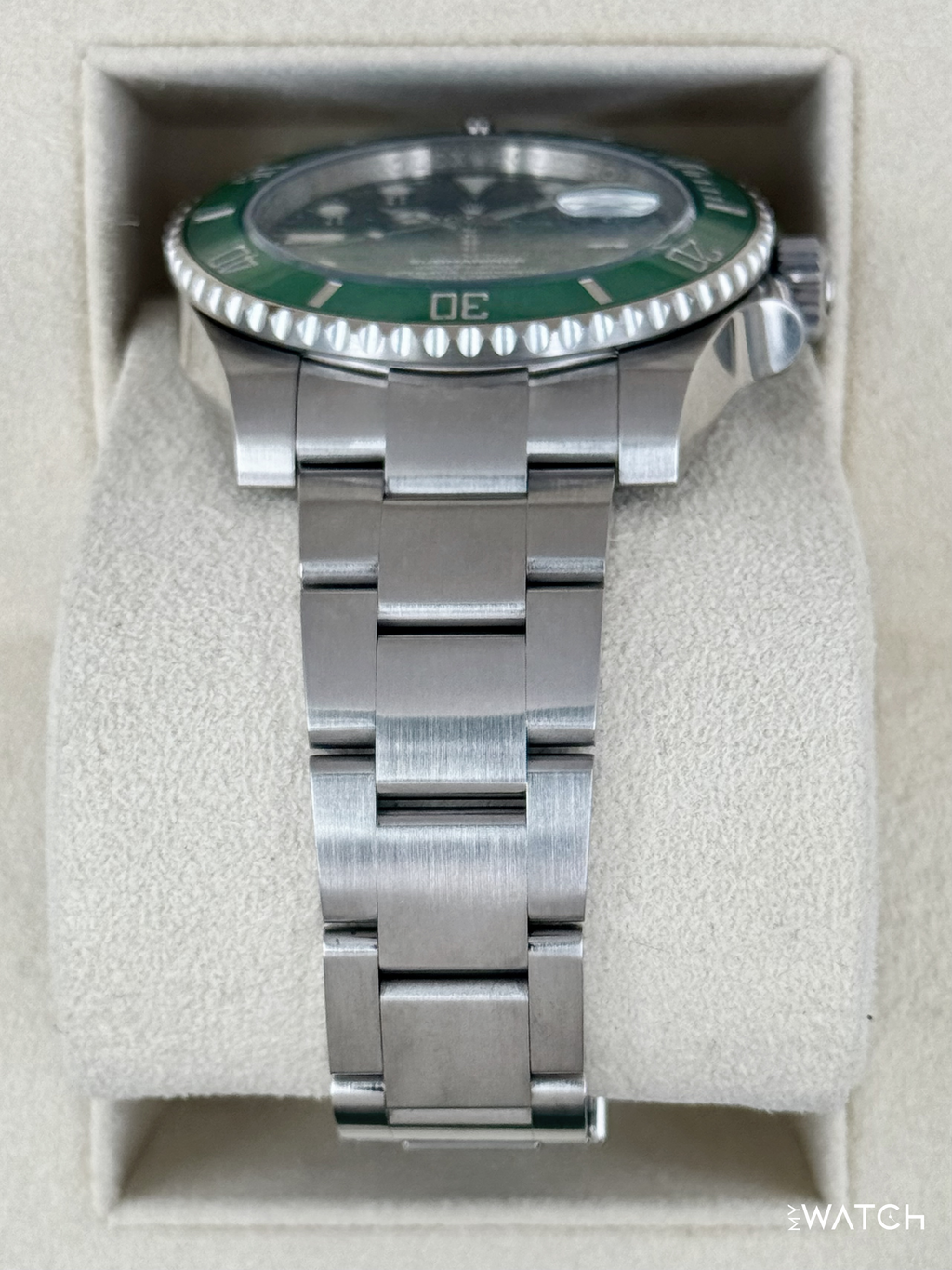 2020 Rolex Submariner “Hulk” 40mm 116610LV Green Dial (Green Card)