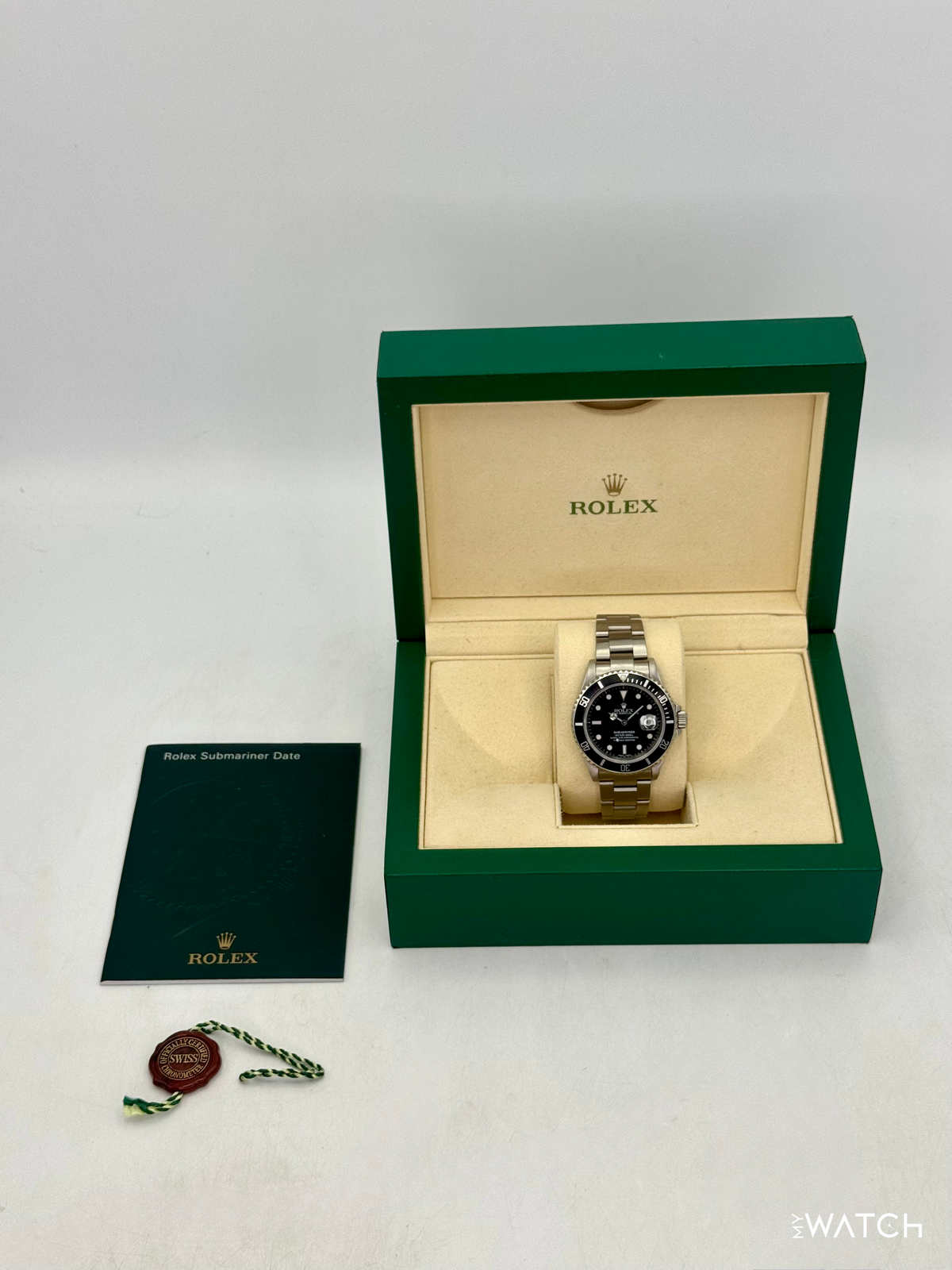 2000 Rolex Submariner 40mm 16610 Stainless Steel Black Dial
