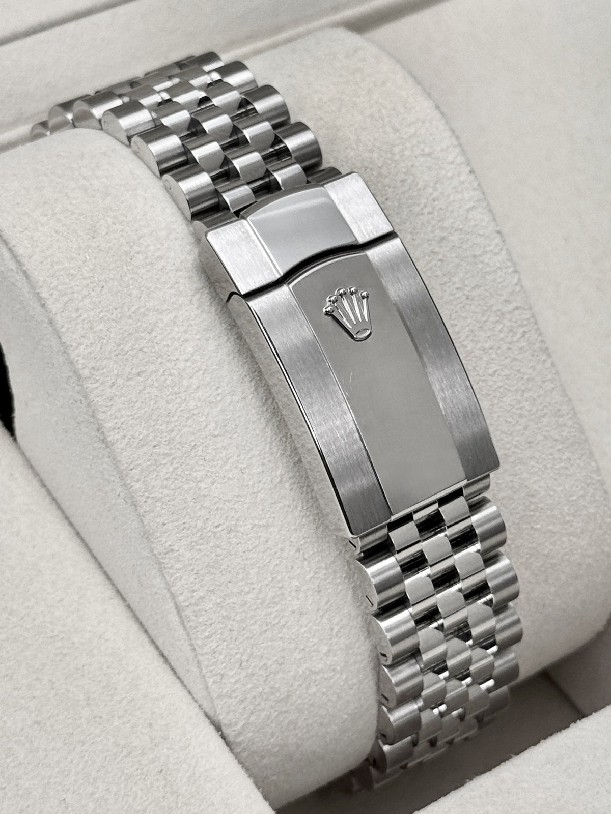2026 Rolex Datejust 41mm 126334 Stainless Steel Jubilee Blue Dial
