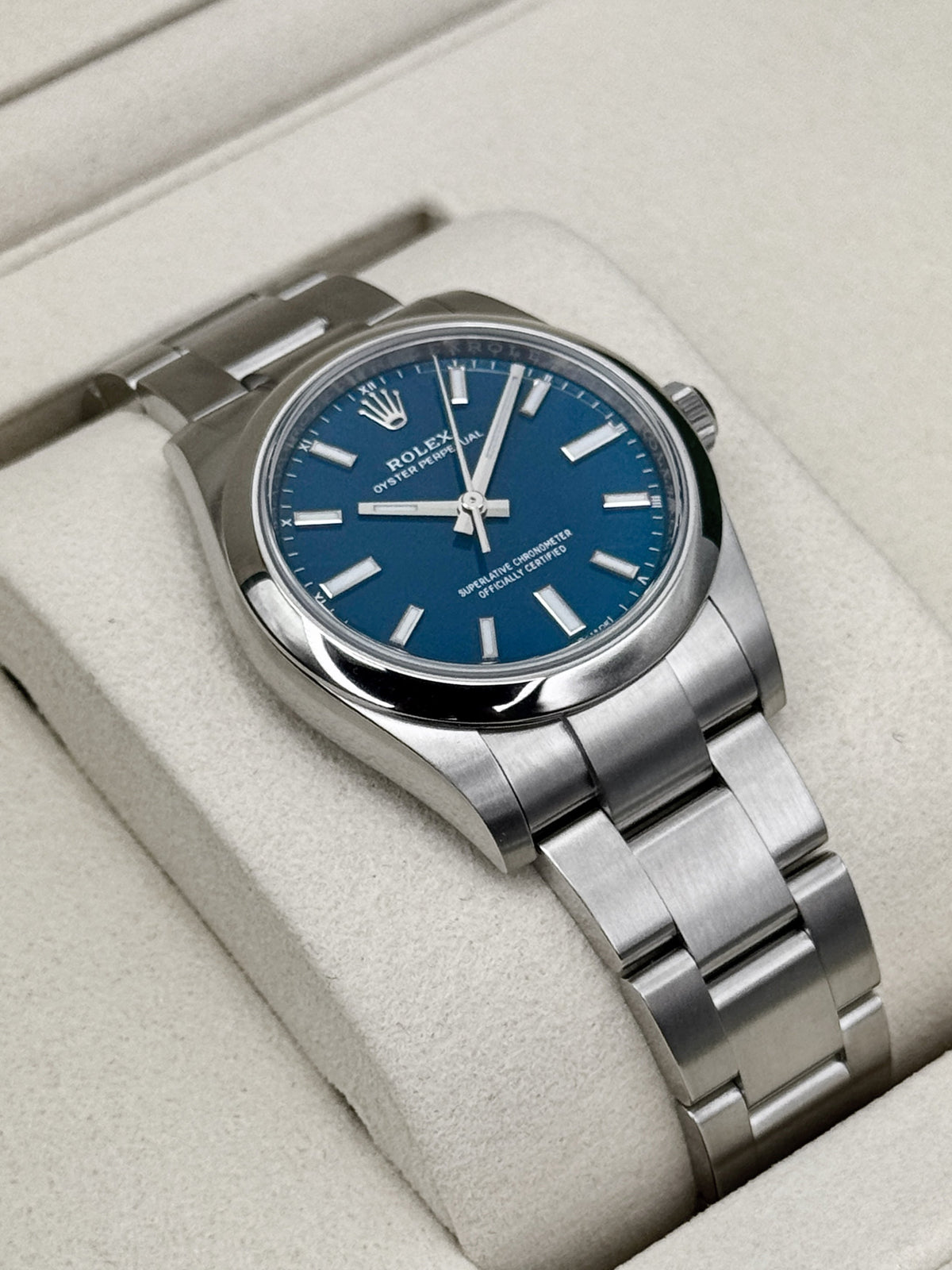 NEW 2026 Rolex Oyster Perpetual 31mm 277200 Med Blue Dial