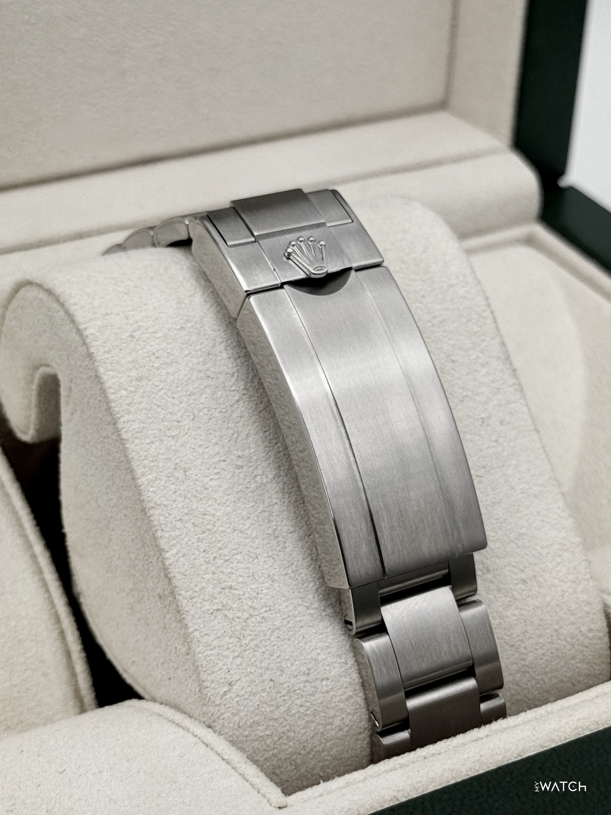 2017 Rolex Submariner “Hulk” 40mm 116610LV Green Dial