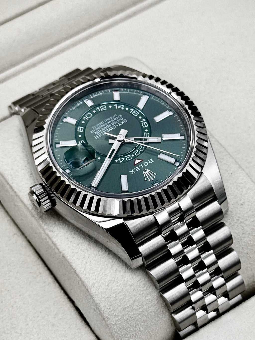 NEW 2026 Rolex Sky-Dweller 42mm 336934 Jubilee Green Dial (NEW STYLE CARD)