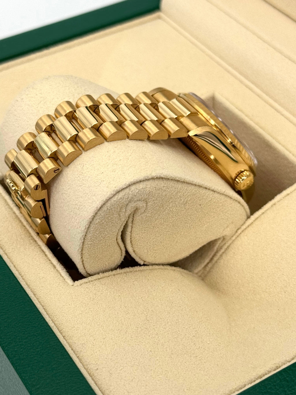 1983 Rolex Day-Date 36mm 18038 Presidential Champagne Diamond Dial