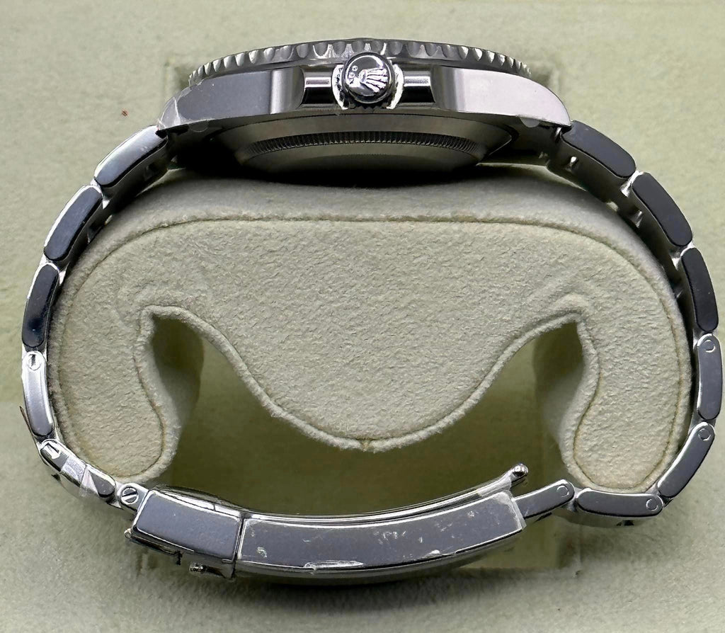 NEW OLD STOCK 2014 Rolex Submariner "Hulk" 40mm 116610LV Green Dial
