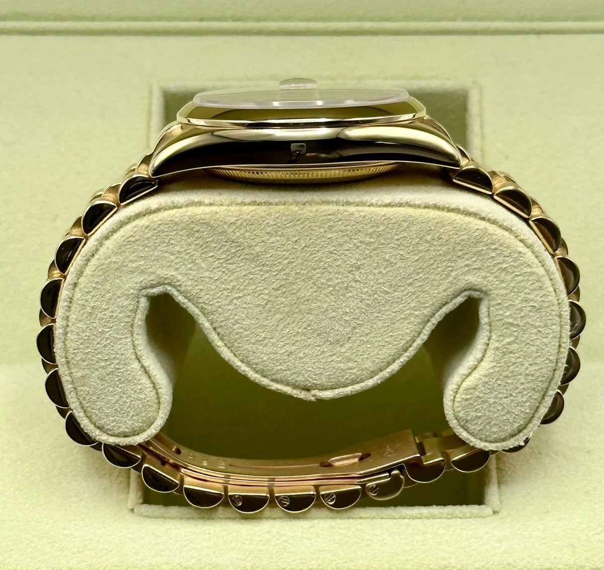 2000 Rolex Day-Date 36mm 118208 Presidential Champagne Wave Dial