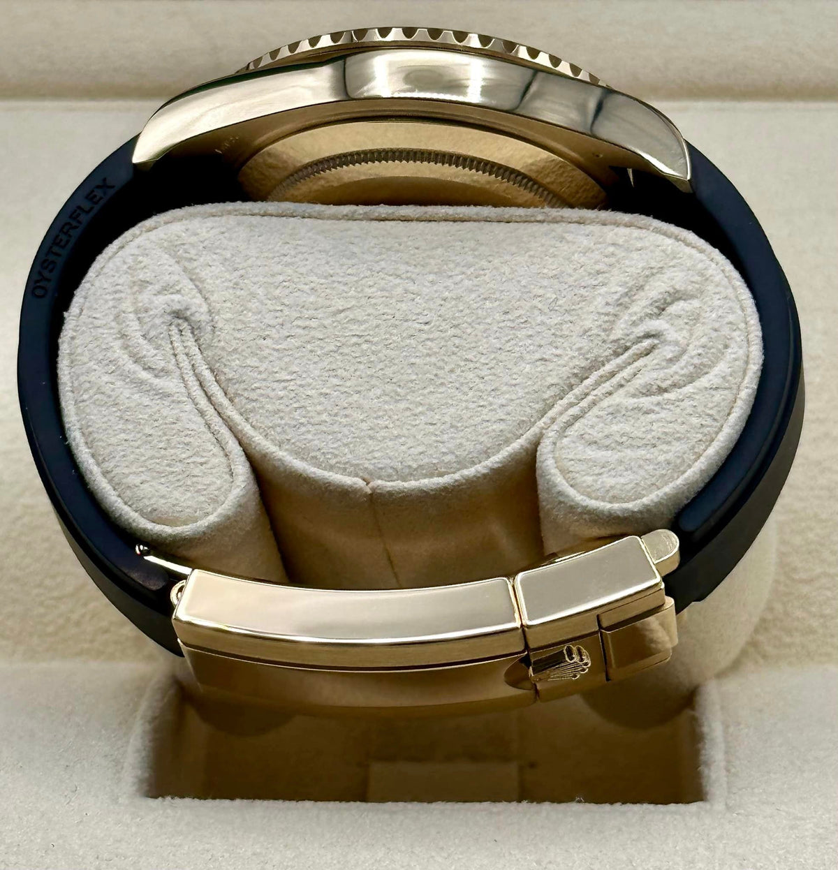 2023 Rolex Yacht-Master 42mm 226658 Gold Oysterflex Black Dial